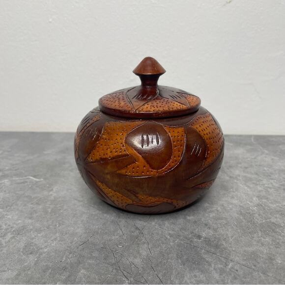 The Unbranded Brand Other - Artisan Handcrafted /Carved Wooden Art Bowl Small Size